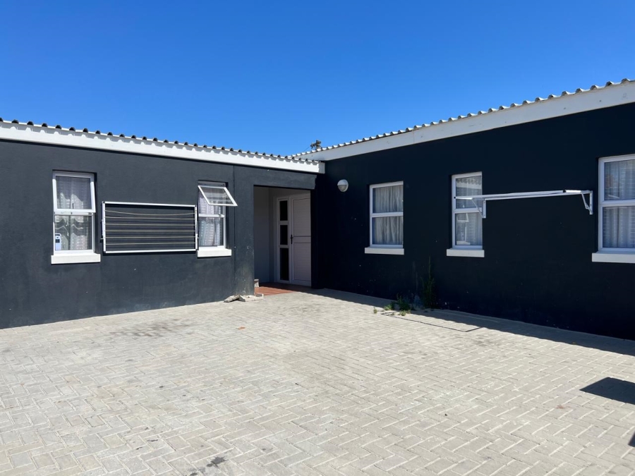 7 Bedroom Property for Sale in Malibu Village Western Cape